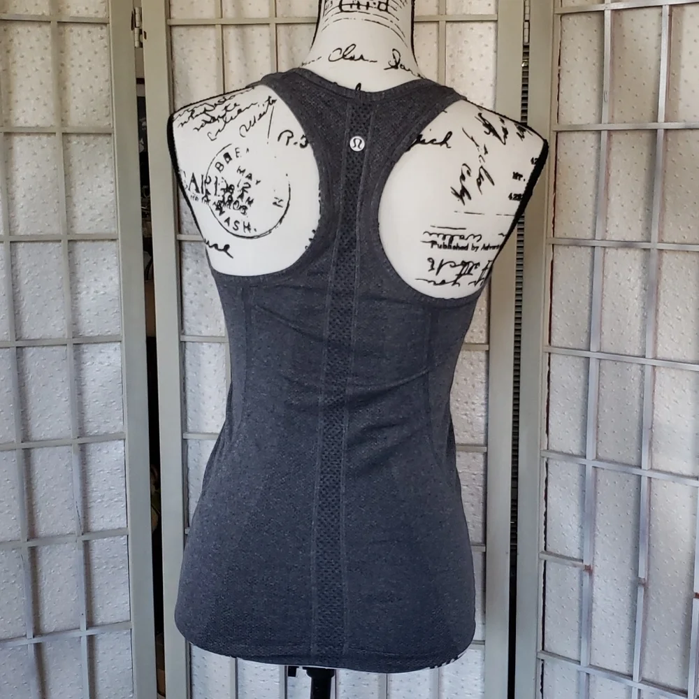Lululemon Athletica Swiftly Tech Runner Dark Gray Womens Tank Top Size  4